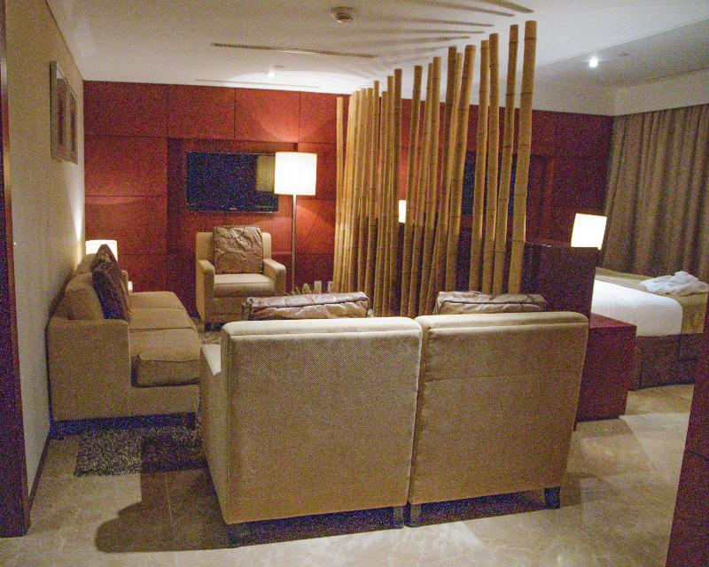 De Convencoes De Talatona Hotel Luanda Exterior photo